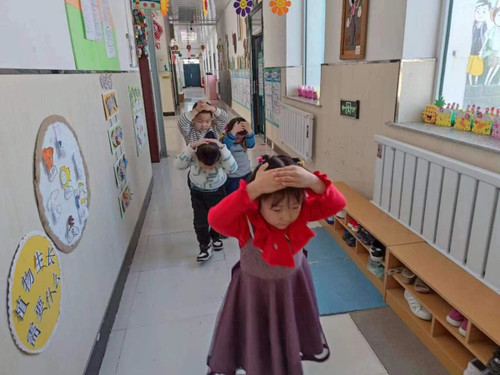 幼儿园地震演练3.jpg