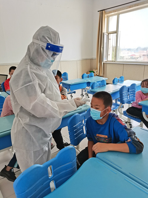 通榆县培智学校开展疫情防控应急演练 筑牢校园安全防疫城墙IMG_20210903_152030.jpg