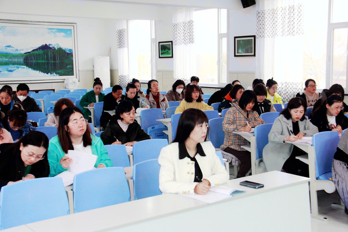 通榆县明德小学校“三备三上”大单元教学校本教研展示课暨通榆县明德小学校科研汇报课活动 (28)_副本.jpg